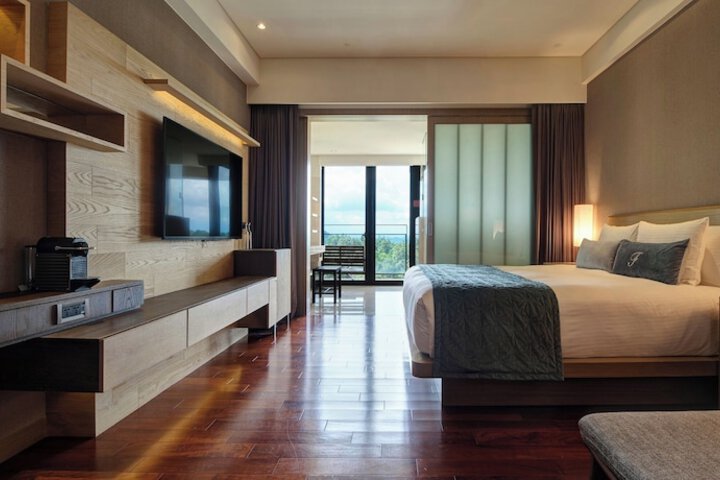 Room 12 of 125