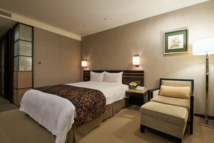 Room 12 of 72