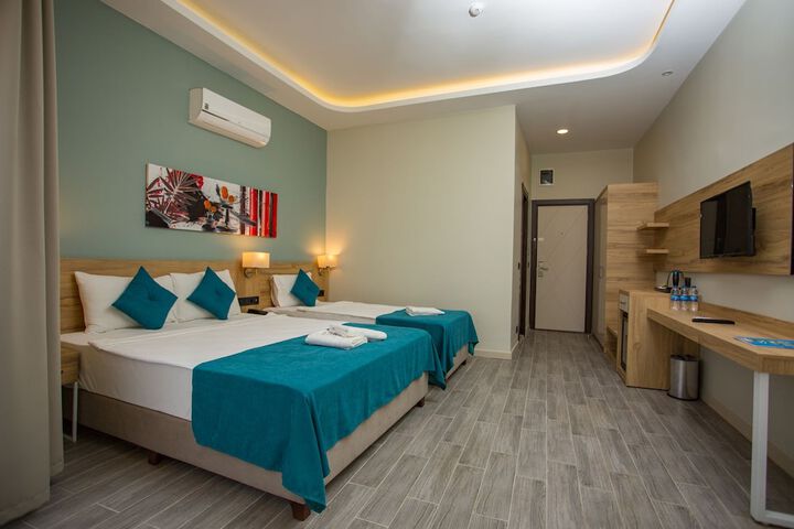 Room 9 of 47