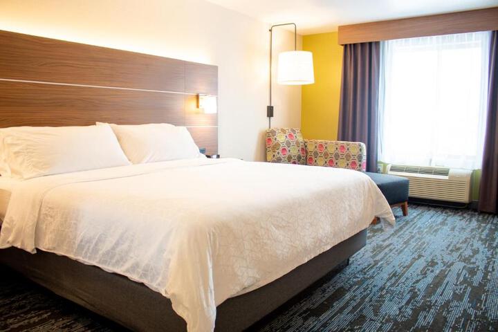 Standard Room, King or Two Doubles (3 of 7)