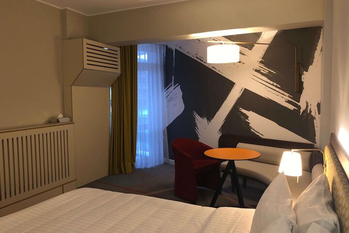 Room 19 of 119
