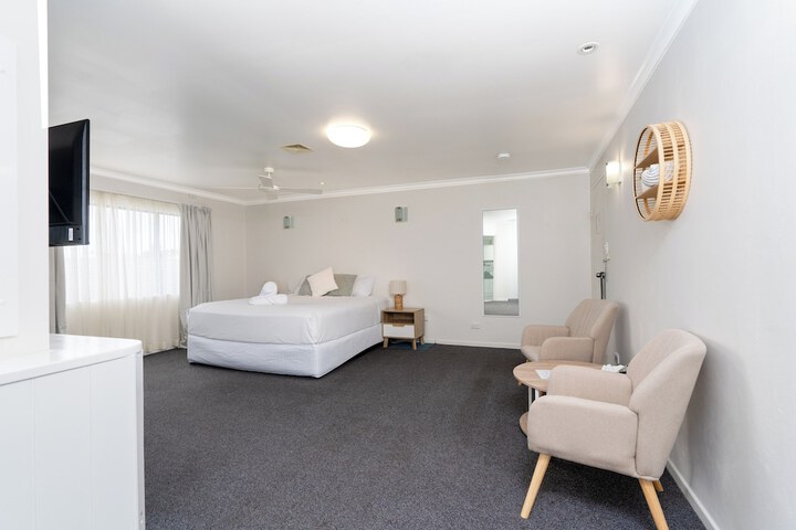 Room 15 of 42