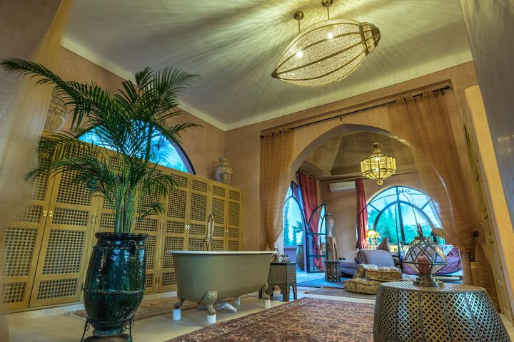 Room 42 of 210