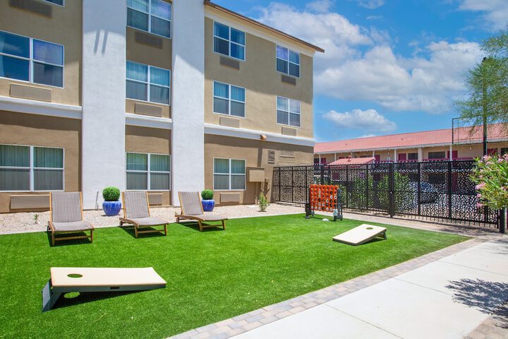 Sundeck 76 of 80