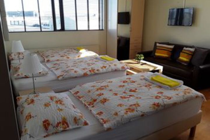 Room 27 of 94