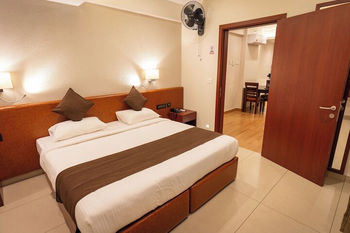 Room 26 of 40