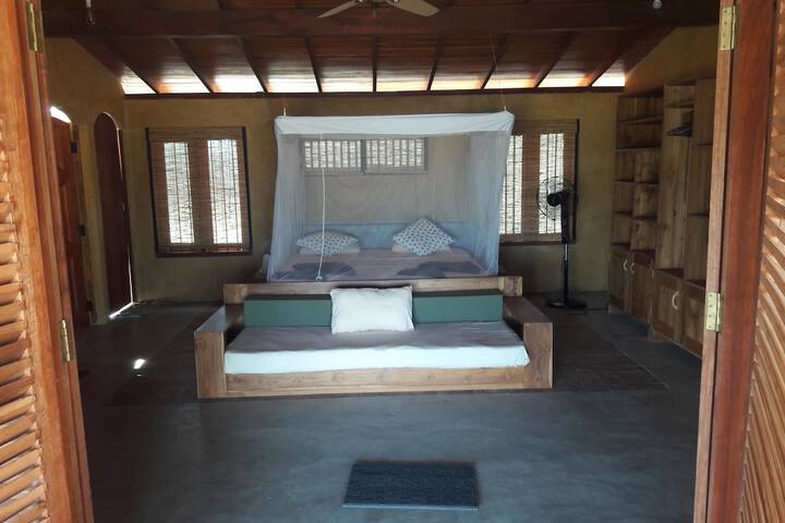 Room 10 of 109