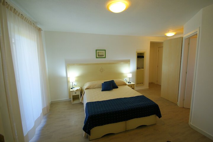 Room 9 of 63
