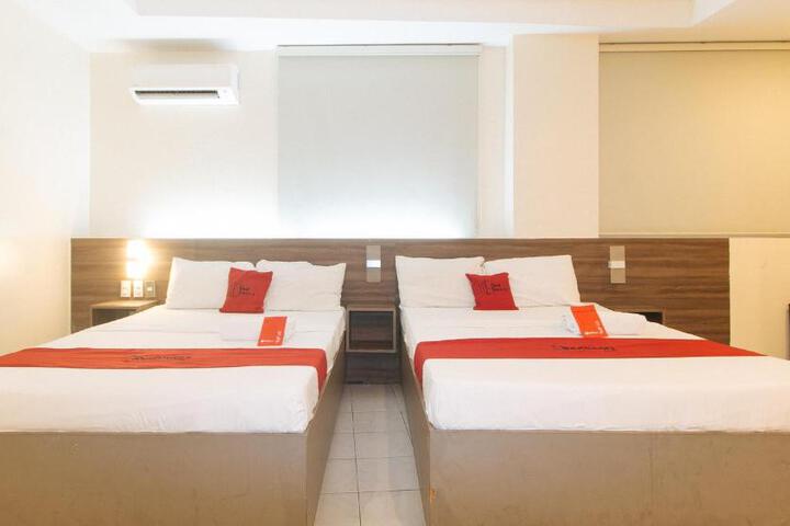 RedDoorz at V Plaza Hotel Manila
