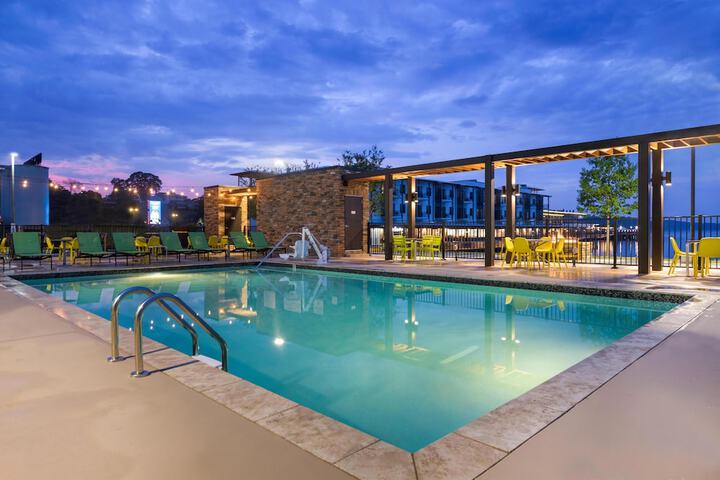 Pool 20 of 43