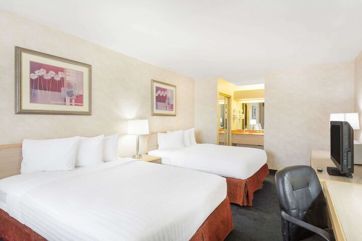 Room 13 of 37