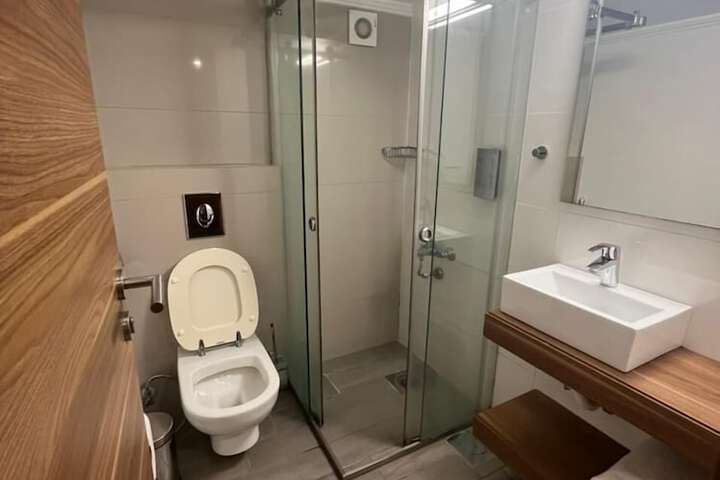Room 15 of 26