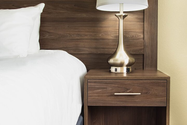 Room 32 of 113