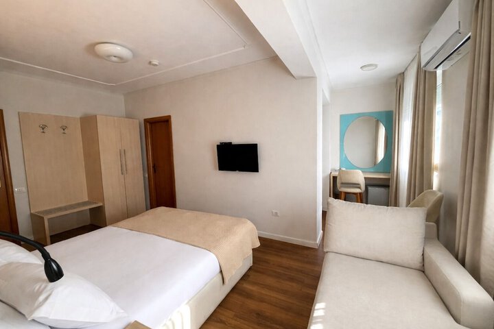 Room 22 of 85