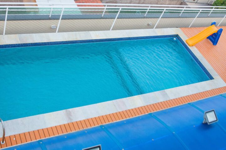 Pool Hotel
