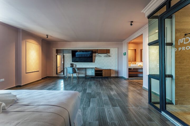 Room 26 of 70