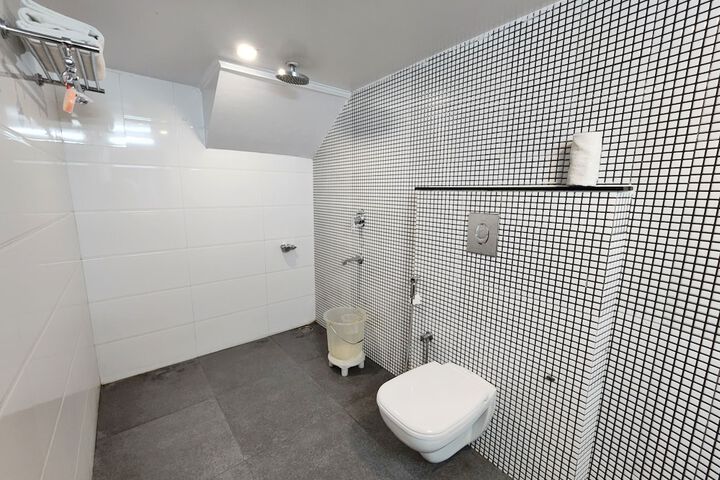 Room 127 of 174