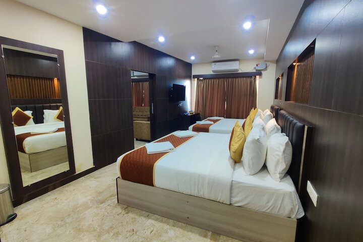 Room 16 of 28