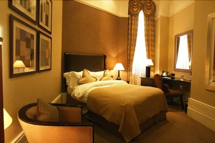 Room 36 of 82