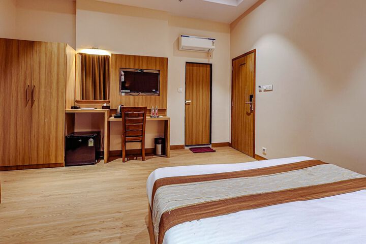 Room 13 of 156