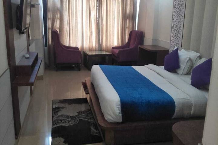 Room 9 of 27