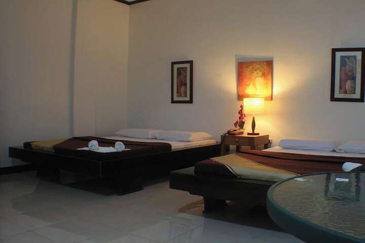 Room 14 of 32