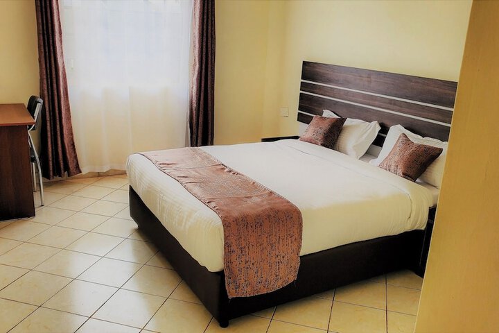 Room 2 of 16