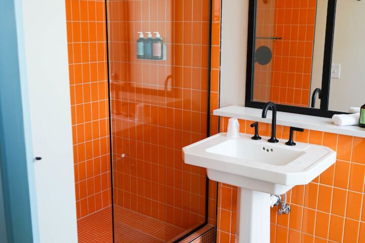 Bathroom sink