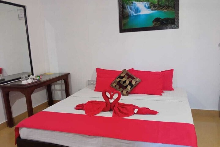 Room 4 of 26