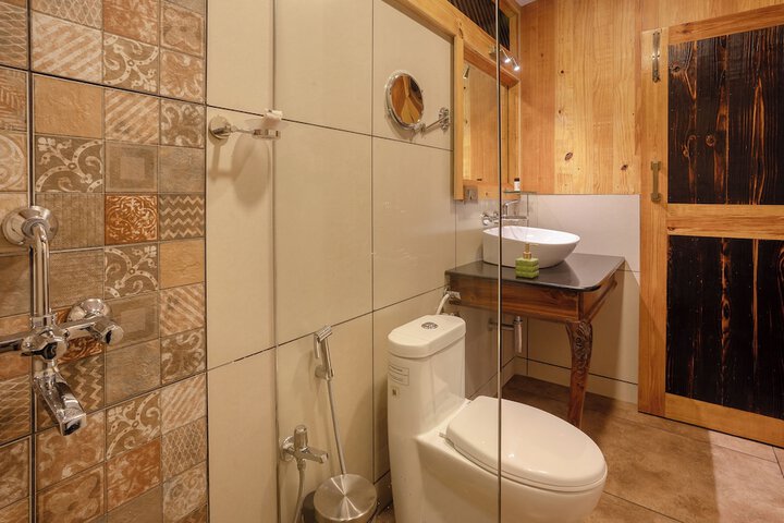 Room 10 of 14