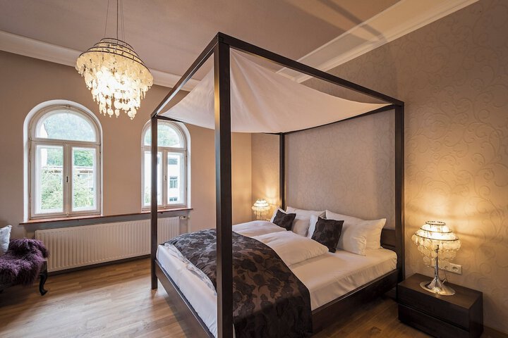 Room 25 of 119