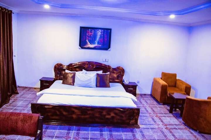 Room 2 of 19