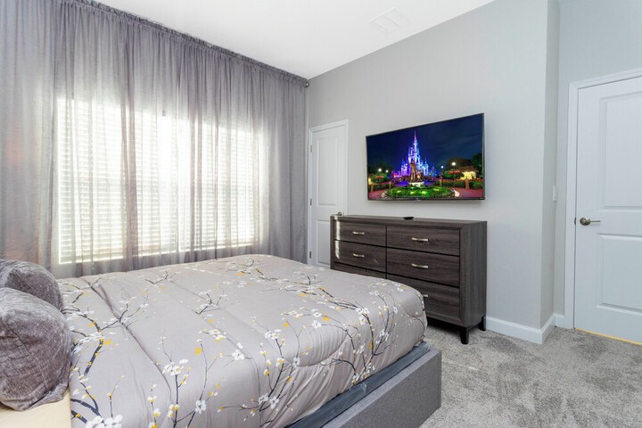 Room 10 of 65