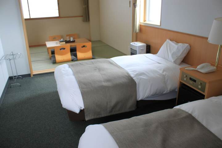 Room 12 of 46