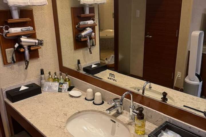 Room 9 of 29