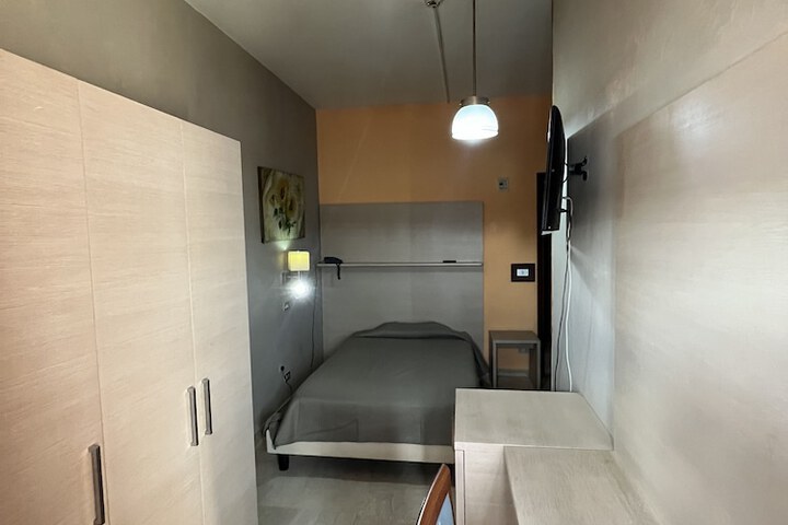 Room 28 of 54