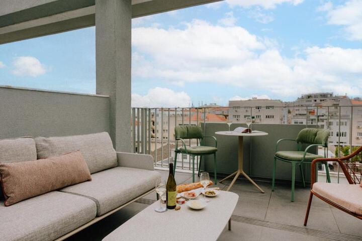 Terrace/Patio 4 of 23
