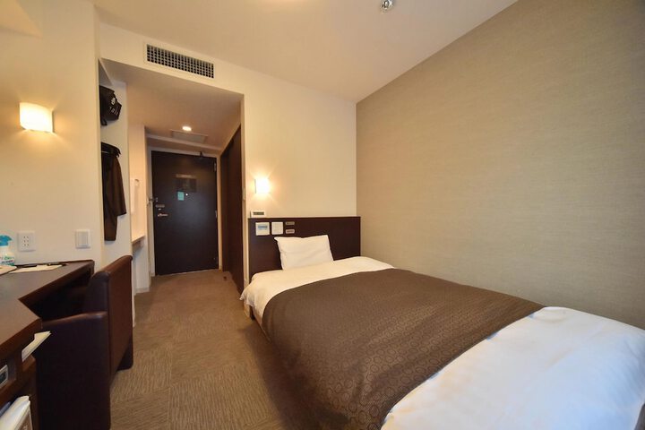 Room 17 of 112