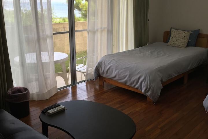 Room 5 of 17