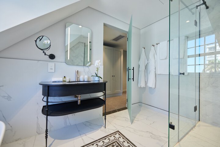 Room 43 of 73