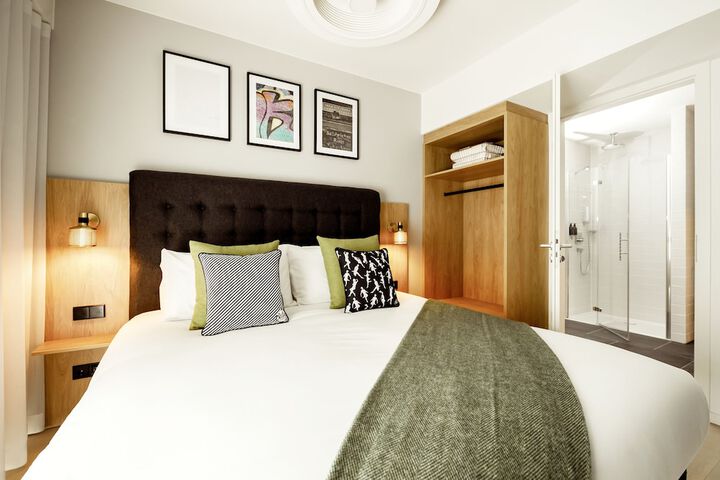 Room 30 of 85