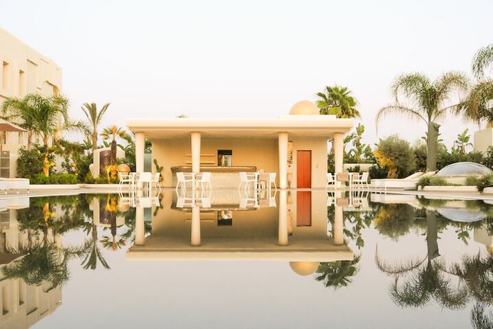 Pool Hotel