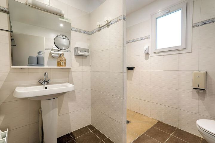 Room 129 of 191