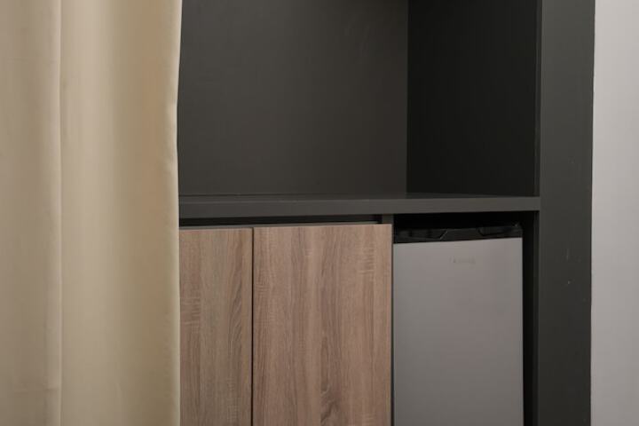 Room 6 of 25