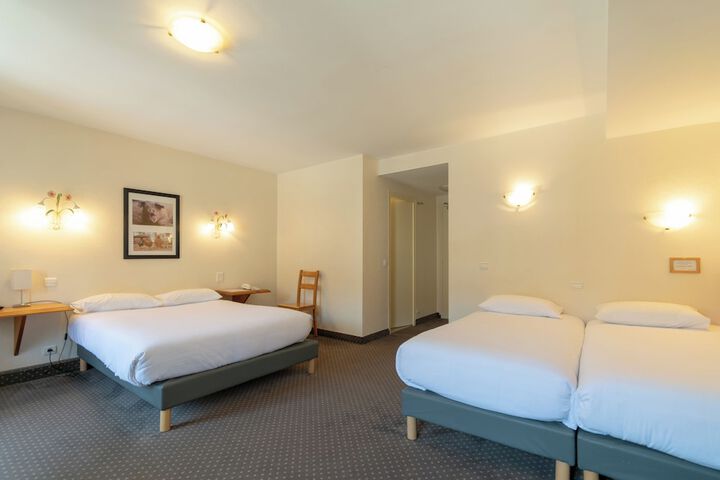 Room 10 of 50