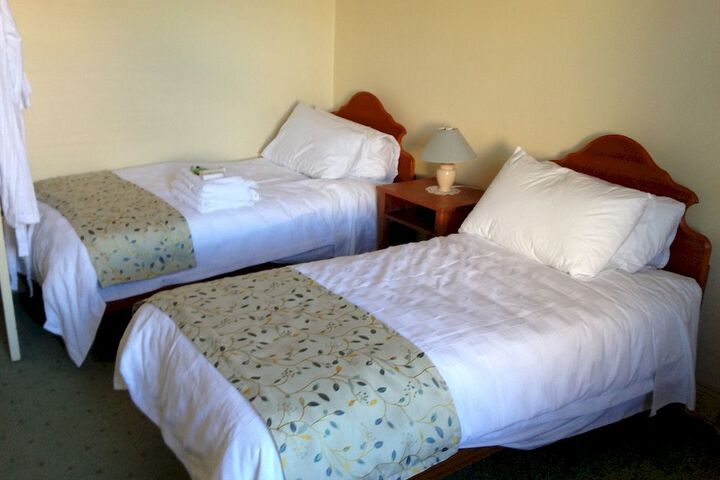 Room 13 of 33