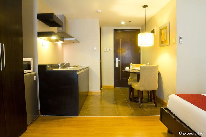 Room 6 of 35