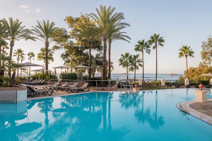 Pool Hotel