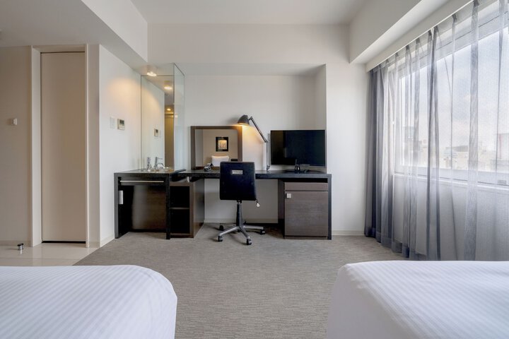 Room 12 of 22