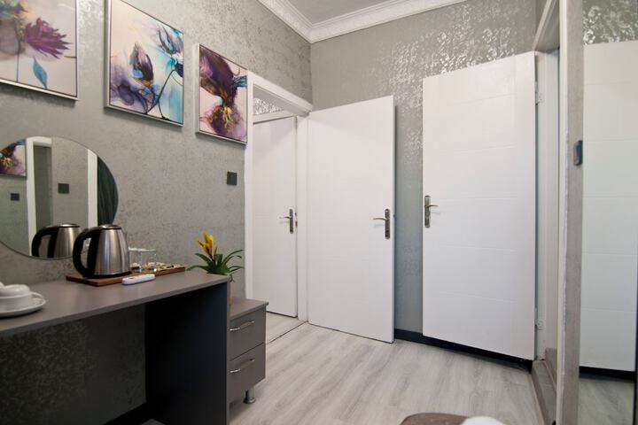 Room 13 of 42